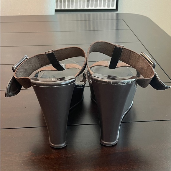 Charles By Charles David Brown Wedge Sandals - Picture 3 of 10